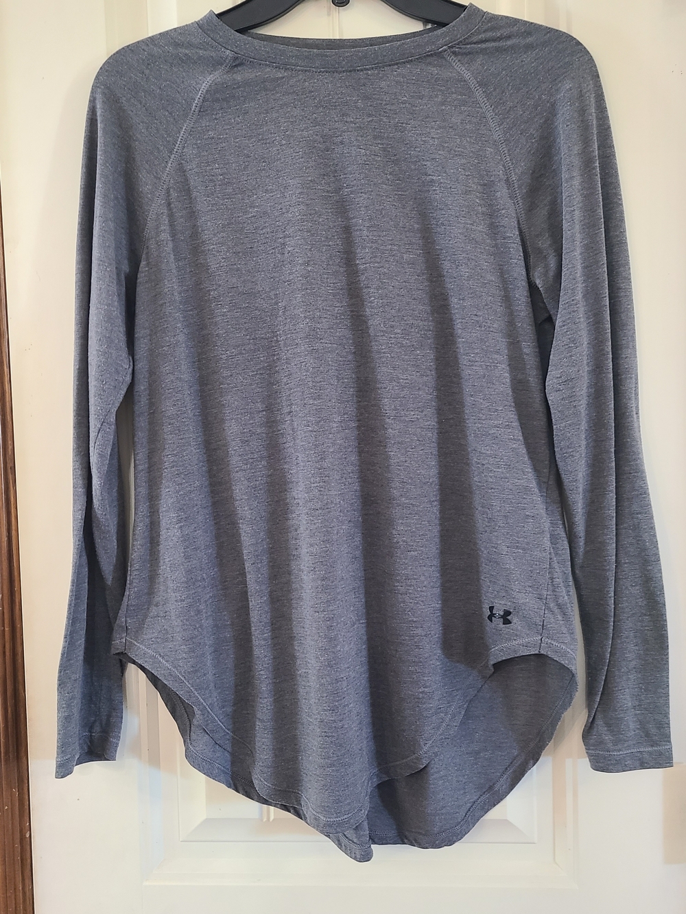 Under Armour Women's Long Sleeve Heather Charcoal Performance Tee Size M